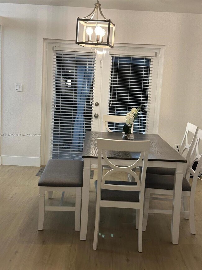 Building Photo - 15304 SW 81st Ln