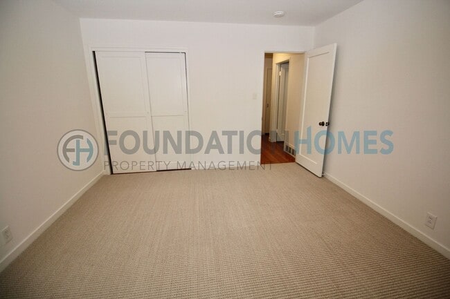Building Photo - Charming 3BD/2BA Kentfield Retreat with Pool!  Bocce Court!  Private Yard!  FOUNDATION