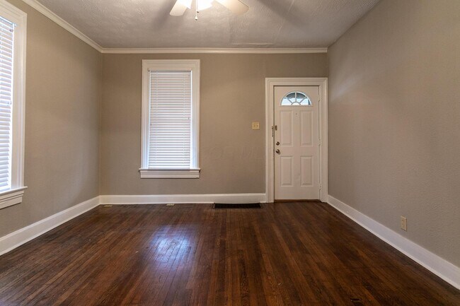 Building Photo - 1512 Indianola Ave