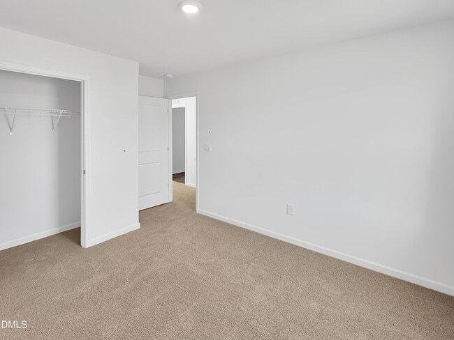 Building Photo - 287 Palm Dr