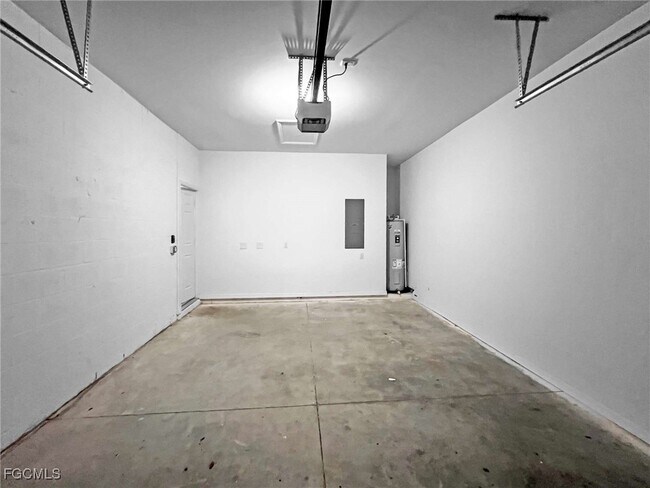 Building Photo - 1320 Trafalgar Pkwy