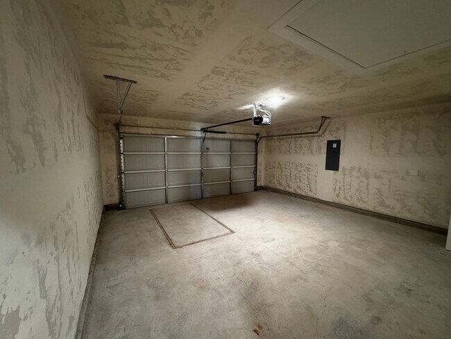 Building Photo - BRAND NEW 4 Bedroom 2 Bathroom home in Pie...