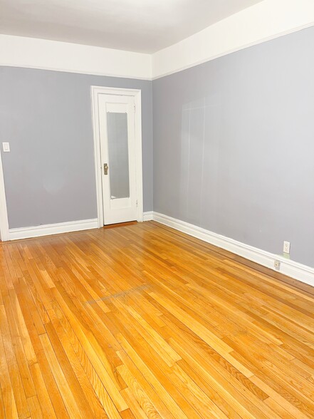 Large Bedroom w/closet - 7119 Shore Rd