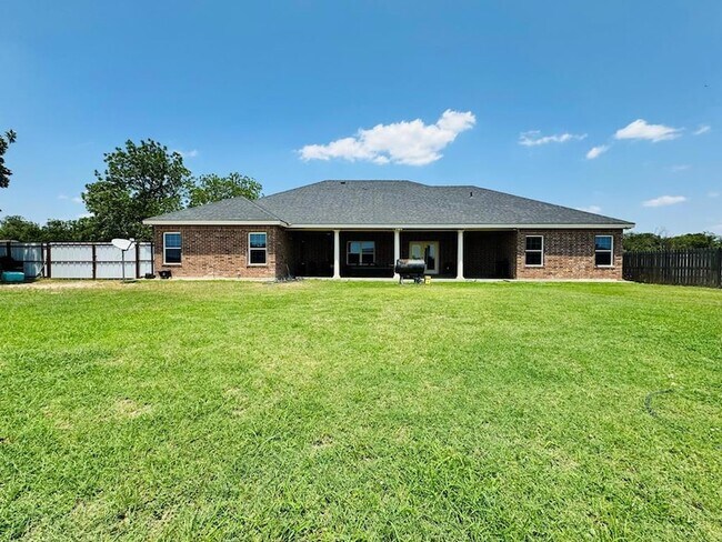 Building Photo - 243 Eagle View Road