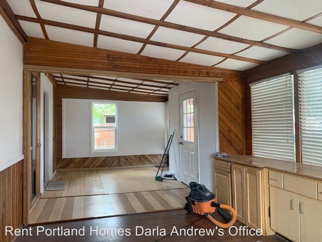 Building Photo - 2 br, 1 bath House - 6030 SW 170th Avenue