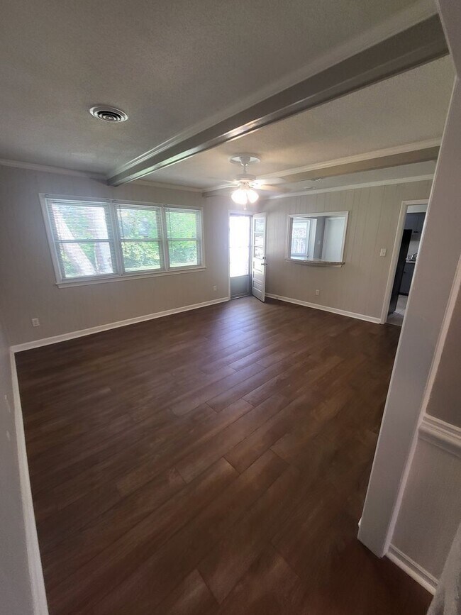 Building Photo - EASTON PLACE