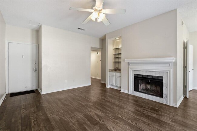 Building Photo - 8555 Fair Oaks Crossing