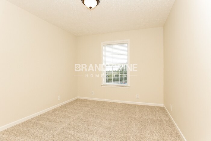 Building Photo - 4814 Octavia St