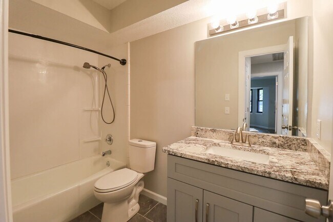 Building Photo - Beautifully Redone 3 Bedroom South Tulsa H...