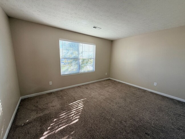 Building Photo - 1883 Creekstone Dr