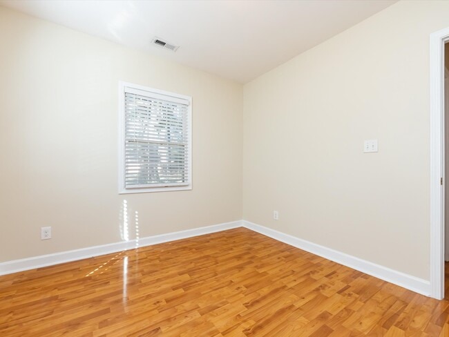 Building Photo - 1324 Bethel Rd