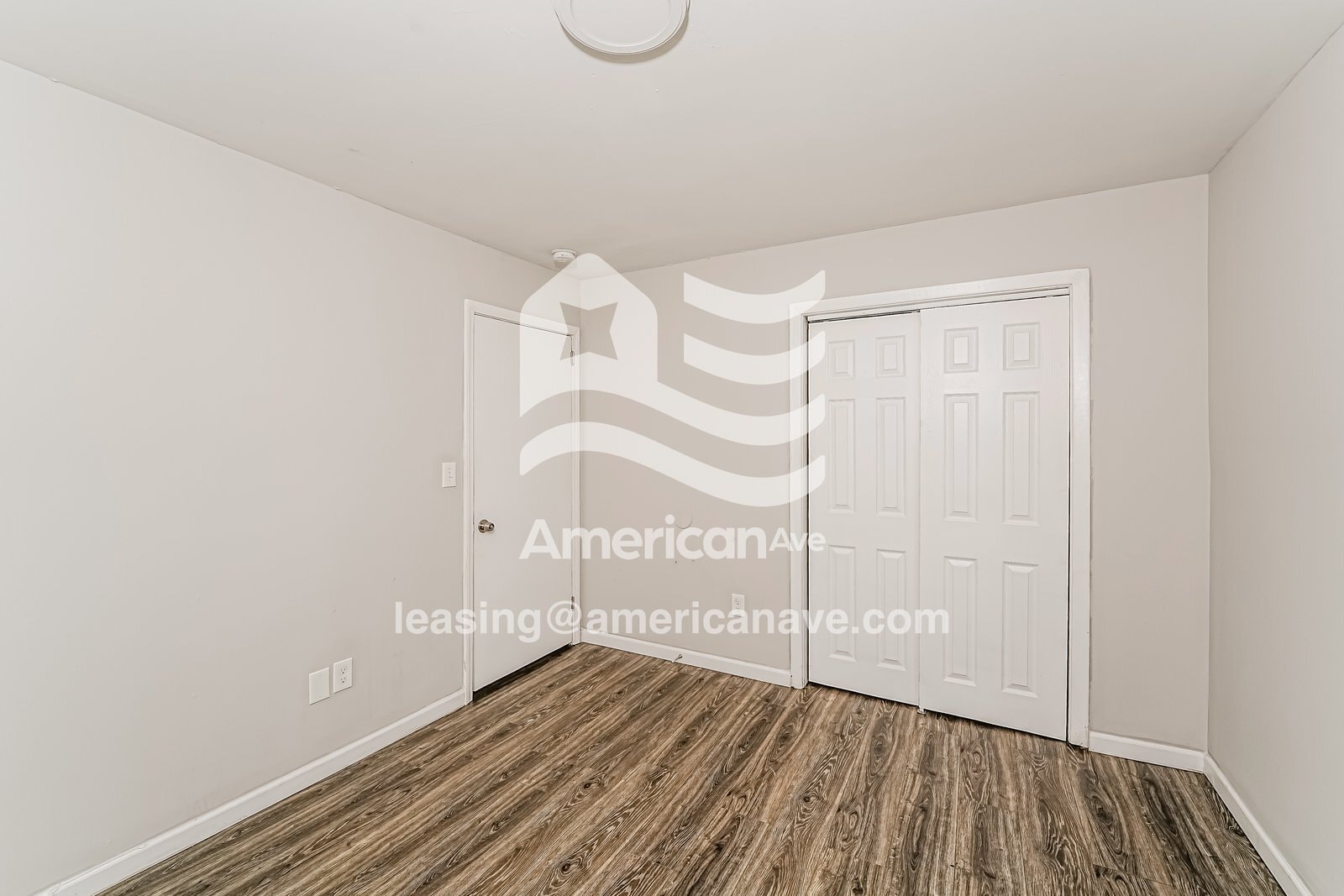 Building Photo - 610 16th Pl SW