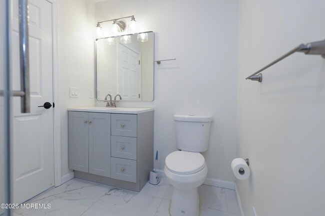 Building Photo - 42 Pennsbury Way