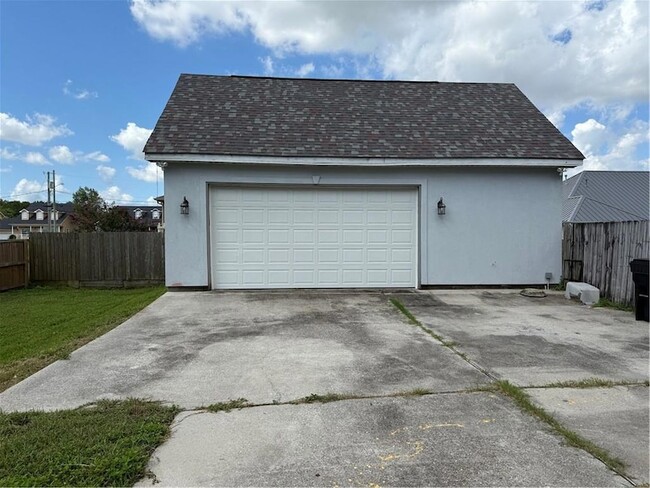 Building Photo - 2939 Behrman Hwy