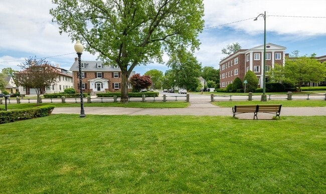Building Photo - 14 B Park