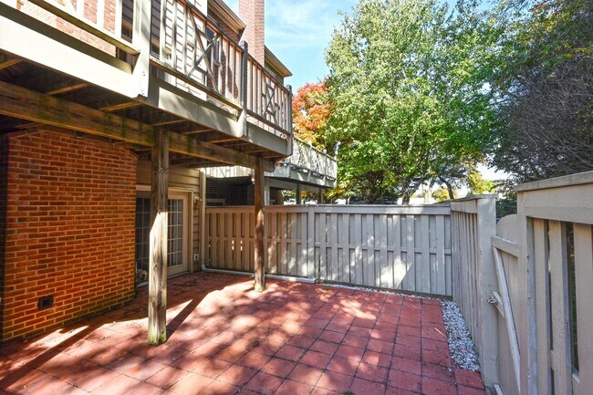 Building Photo - 2143 Wolftrap Ct