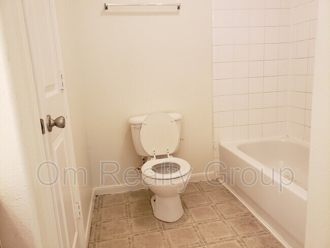 Building Photo - 6655 Stonefort Ct