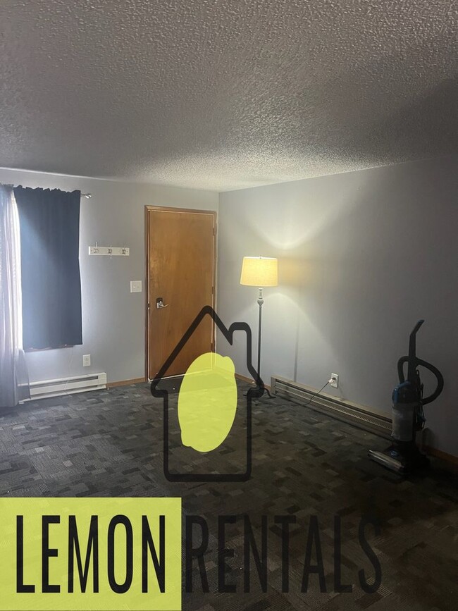 Building Photo - 3 bedroom house for rent $1,100.00 per month