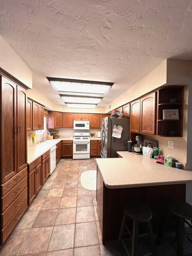 Building Photo - SAN CARLOS BEAUTY!