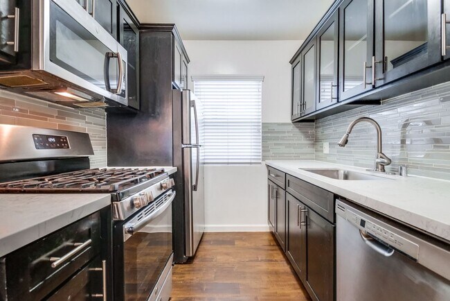 Interior Photo - 435 W. Regent St