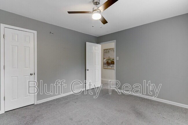 Building Photo - 6878 Kingham Cove