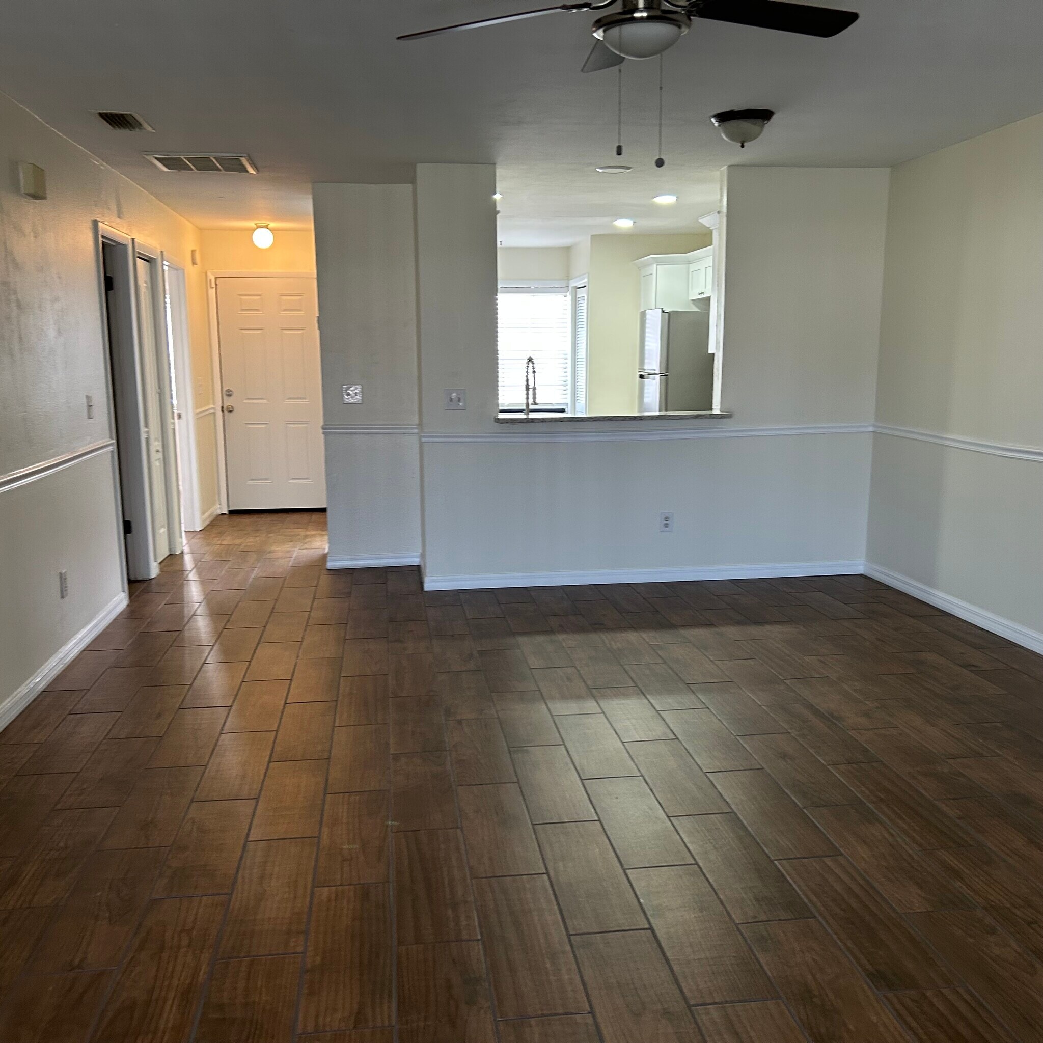 Building Photo - 12702 Raeburn Way