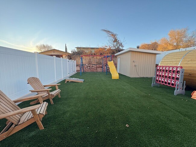 Building Photo - 380 Utah Ave