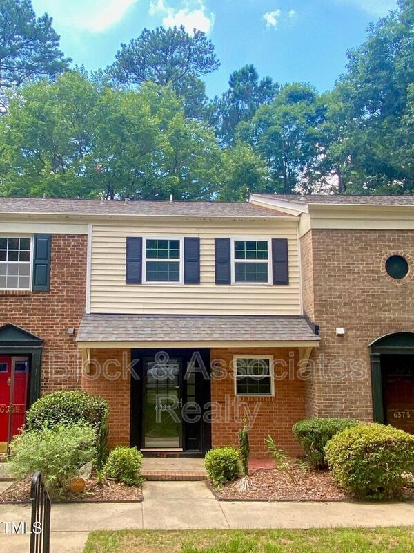 Primary Photo - 6371 New Market Way