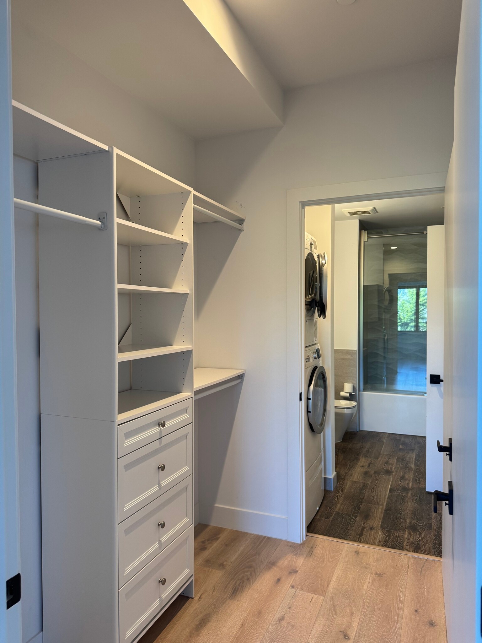 closet - 2747 San Pablo Ave