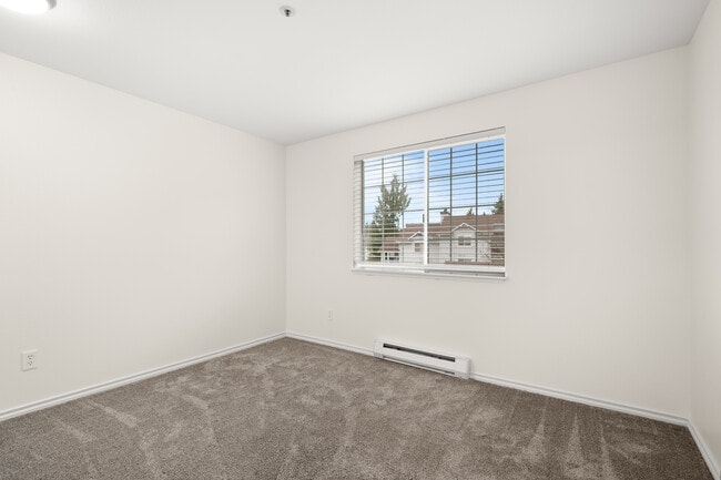 Building Photo - 7453 Newcastle Golf Club Rd