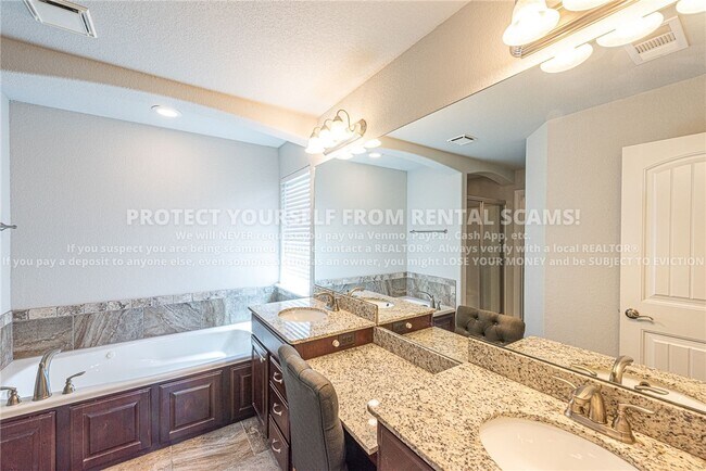 Building Photo - 1111 Tulip St