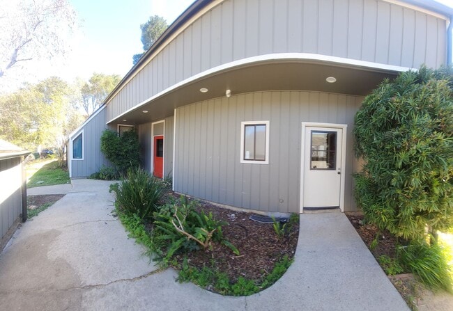 Building Photo - Bigger than average home in SLO! Lots of space!