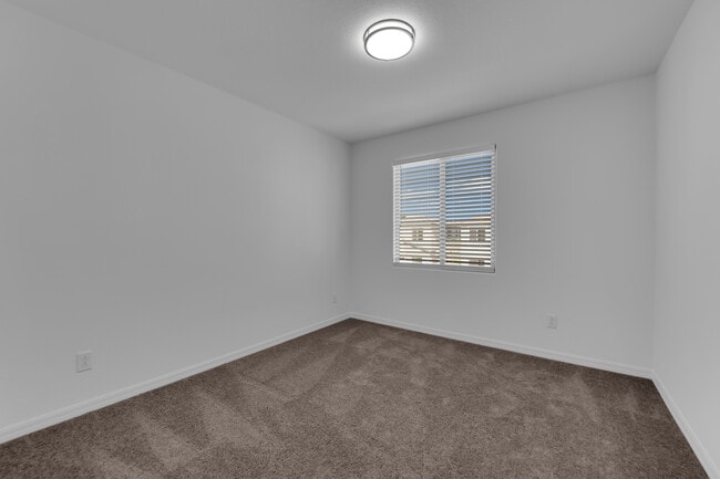Building Photo - 10263 Estancia Hl St