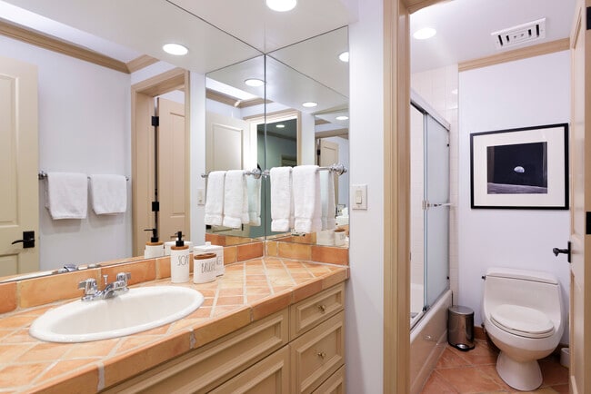 Building Photo - 207 N 2nd St