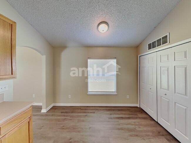 Building Photo - 6486 Hannah Stables Dr