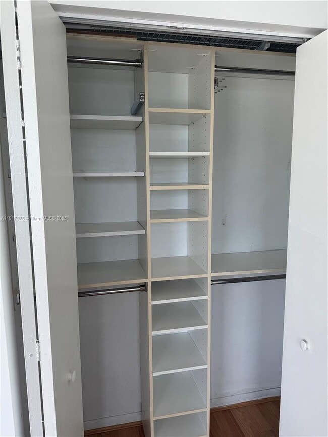 Building Photo - 10 SW South River Dr