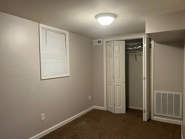 Building Photo - 221 Taylor St.