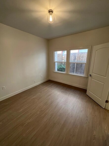 Building Photo - 133 N Reno St