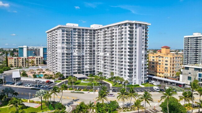 Building Photo - 405 N Ocean Blvd