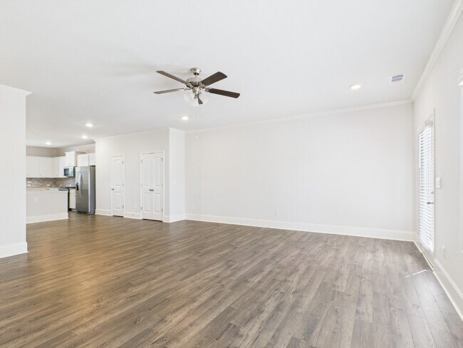 Building Photo - 3 Bed, 3.5 Bath, Finished Basement room, 2 car garage, walkable to Woodstock Middle and High scho...