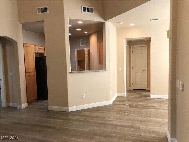 Building Photo - 8777 W Maule Ave