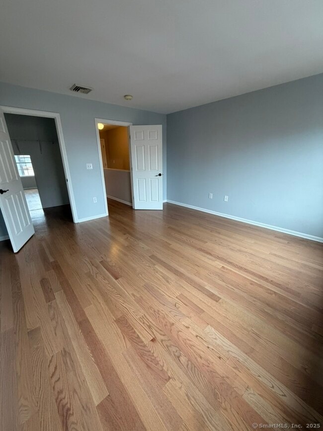 Building Photo - 28 3rd St