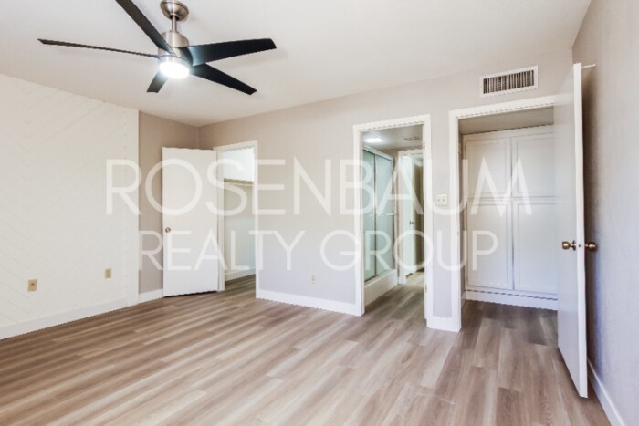 Building Photo - 7653 E Vista Dr