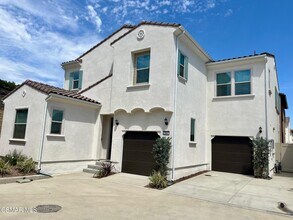 Building Photo - 687 Guy Turner Dr