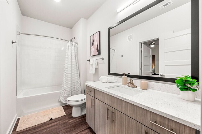 Building Photo - 2048 Bolton Dr NW