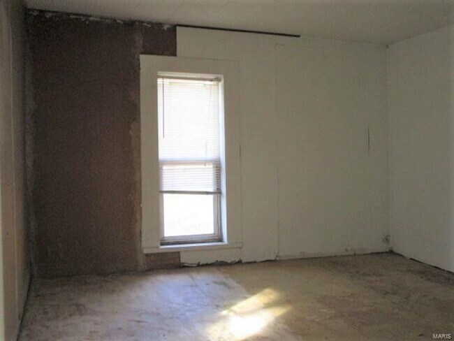 Building Photo - POTOSI - 2 Bedroom Home On 1.1 Acres Close to Town - $599 MONTH / $999 DOWN