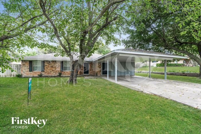 Primary Photo - 204 E Lanett Dr