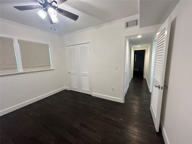 Building Photo - 6395 SW 42nd Terrace