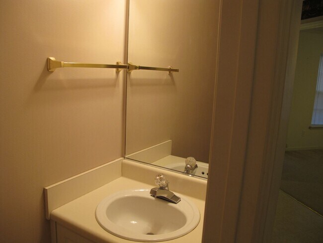 Building Photo - Spacious home in nice Evans neighborhood  ...