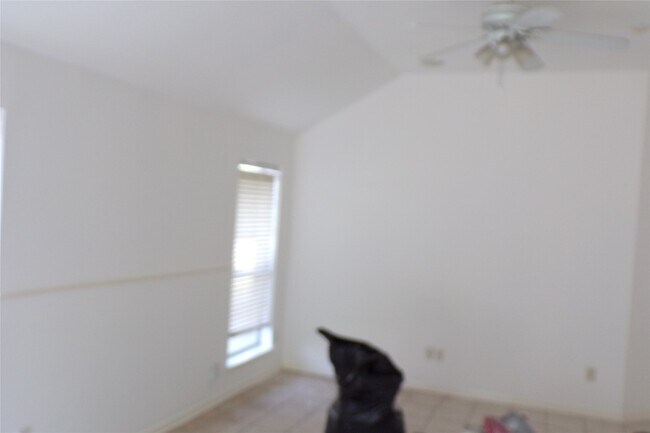 Building Photo - 16006 Hiram Clarke Rd